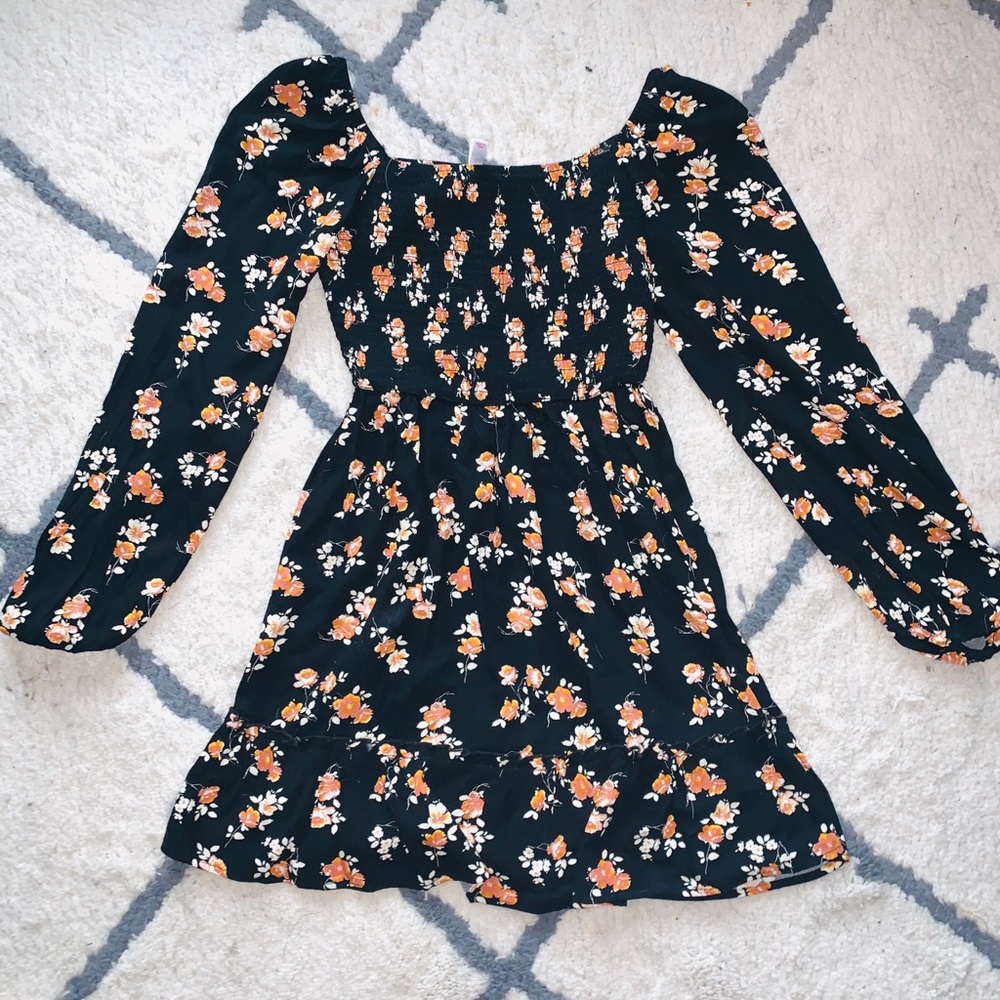 NWT ✨ Floral off-the-shoulder dress